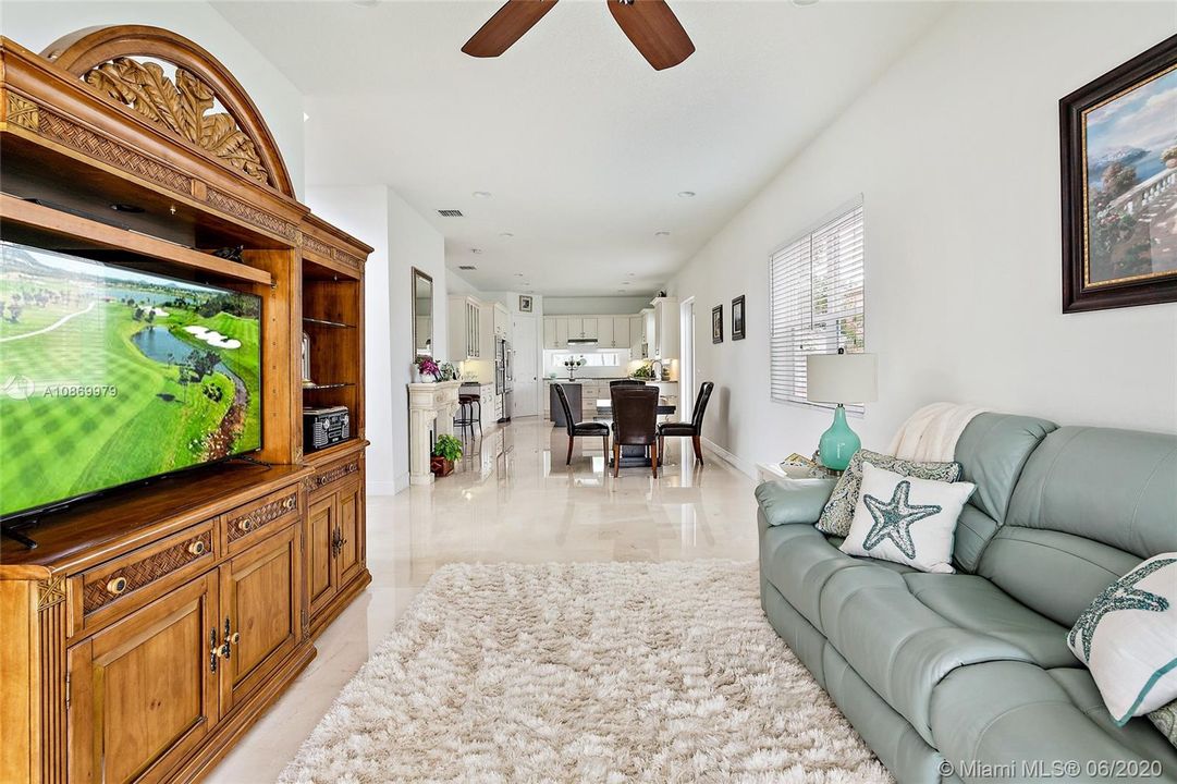 Recently Sold: $879,000 (3 beds, 3 baths, 2774 Square Feet)
