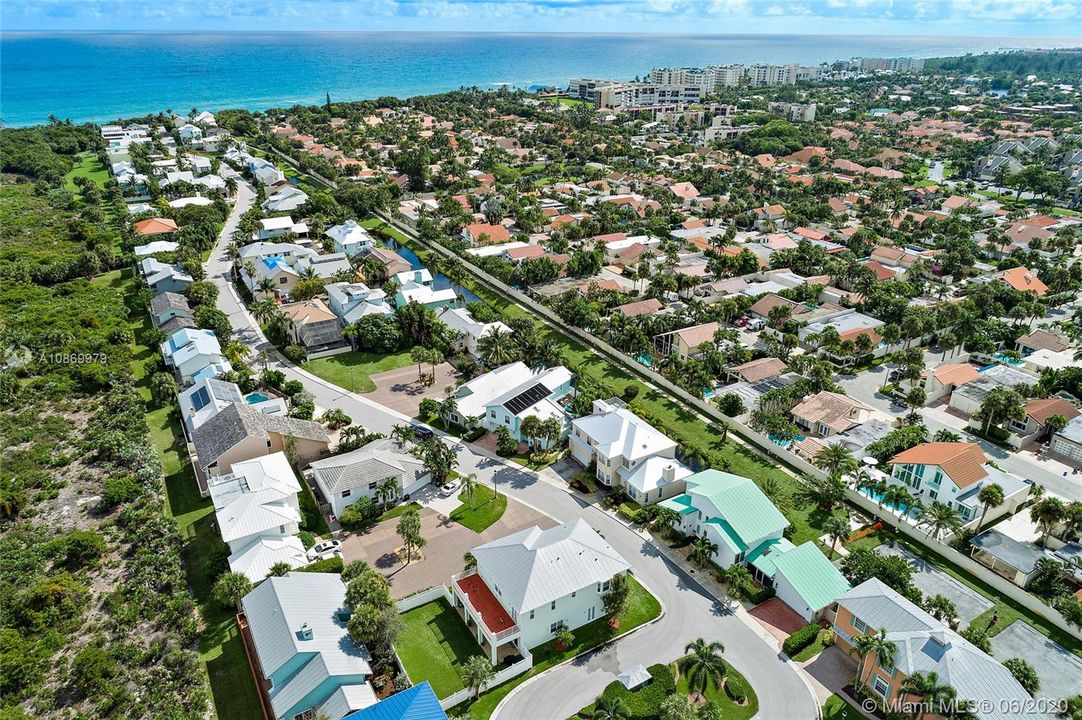 Recently Sold: $879,000 (3 beds, 3 baths, 2774 Square Feet)