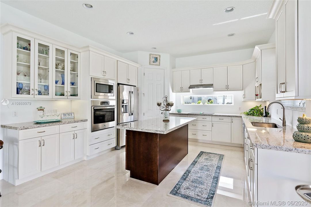 Recently Sold: $879,000 (3 beds, 3 baths, 2774 Square Feet)