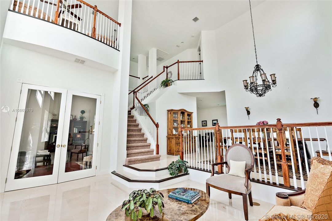 Recently Sold: $879,000 (3 beds, 3 baths, 2774 Square Feet)