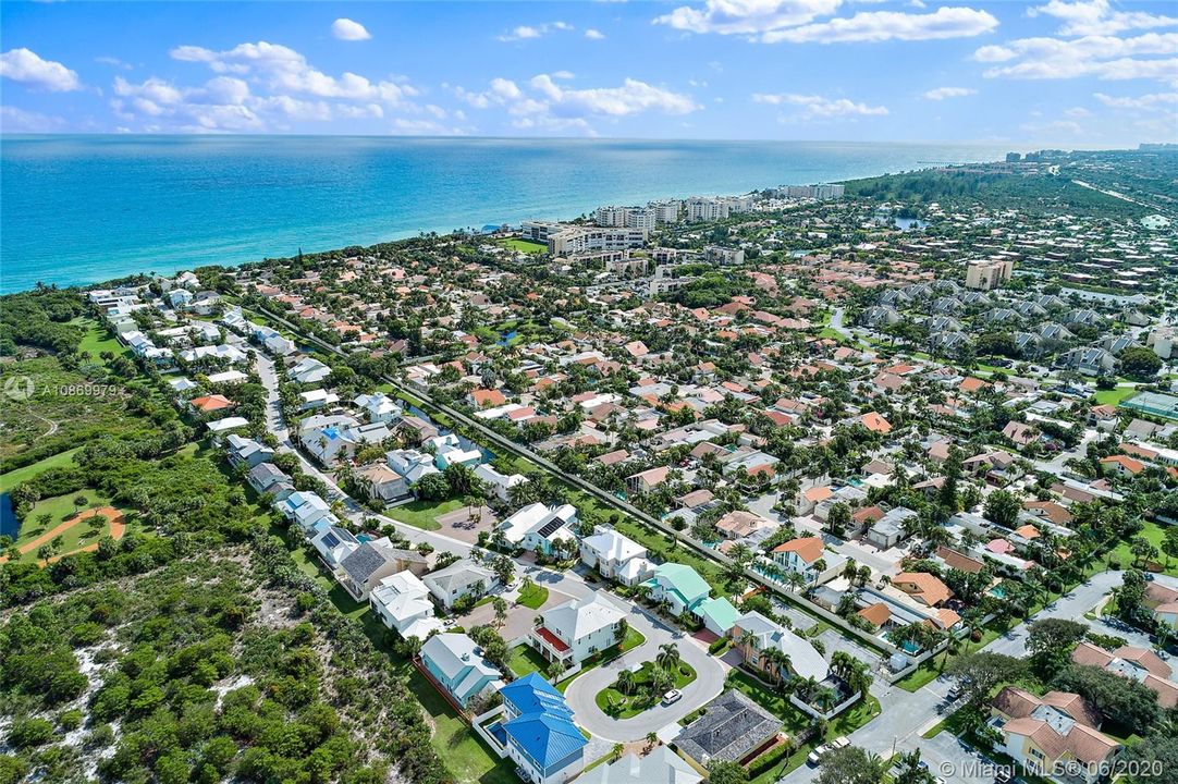 Recently Sold: $879,000 (3 beds, 3 baths, 2774 Square Feet)