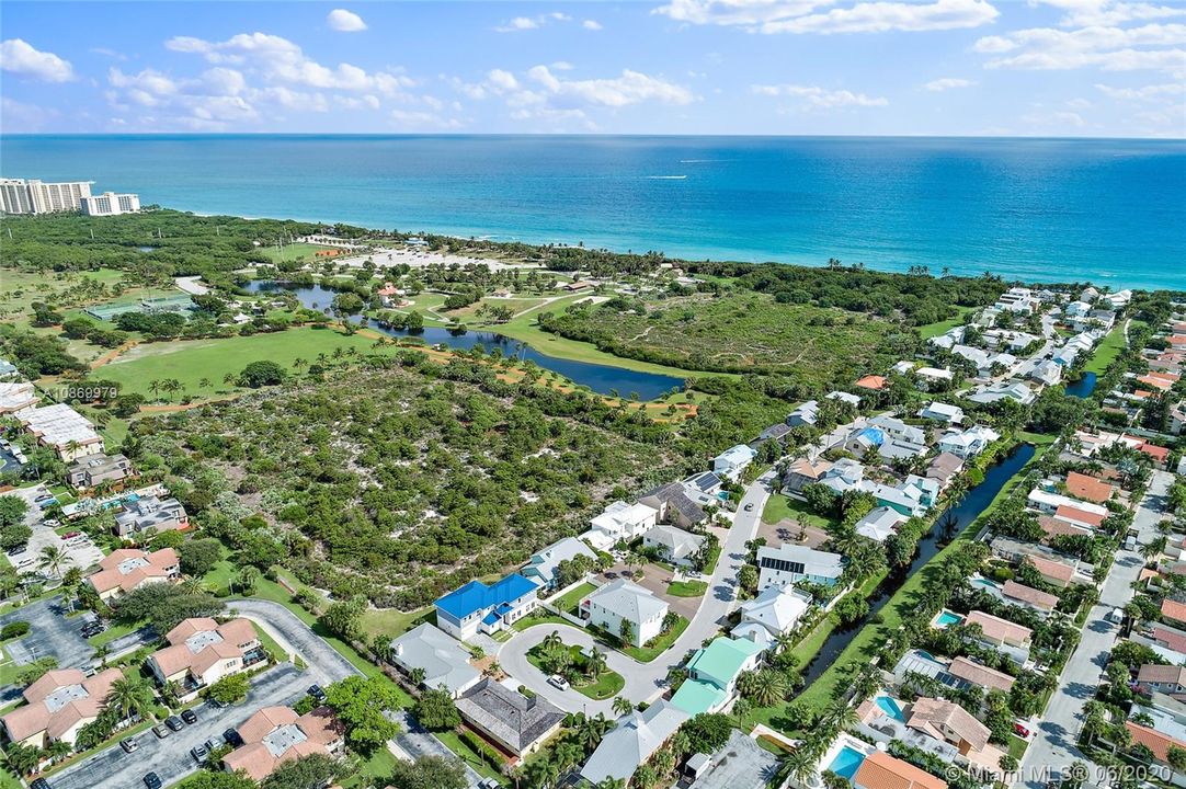Recently Sold: $879,000 (3 beds, 3 baths, 2774 Square Feet)