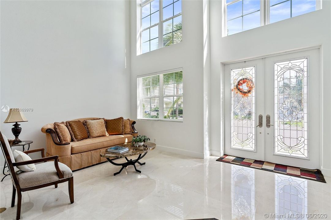 Recently Sold: $879,000 (3 beds, 3 baths, 2774 Square Feet)