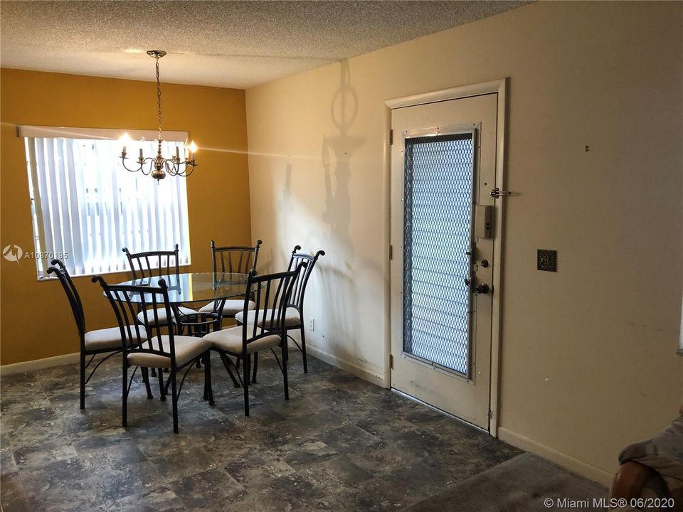 Recently Sold: $69,800 (2 beds, 2 baths, 907 Square Feet)
