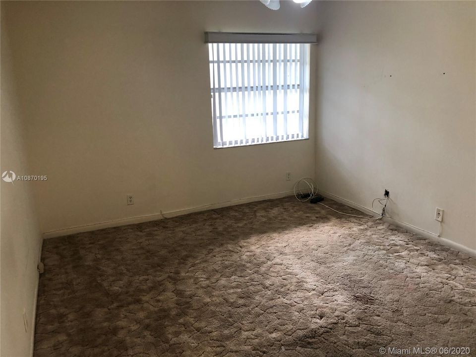 Recently Sold: $69,800 (2 beds, 2 baths, 907 Square Feet)