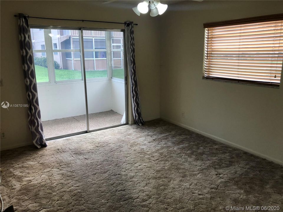 Recently Sold: $69,800 (2 beds, 2 baths, 907 Square Feet)