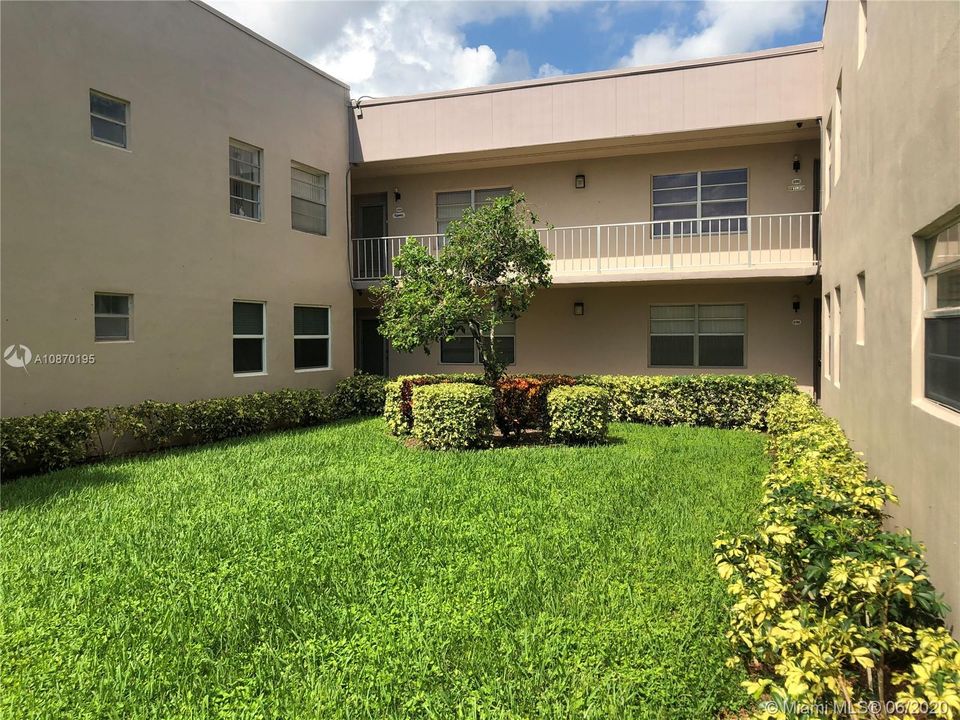 Recently Sold: $69,800 (2 beds, 2 baths, 907 Square Feet)