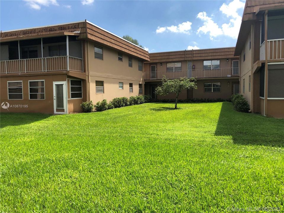 Recently Sold: $69,800 (2 beds, 2 baths, 907 Square Feet)