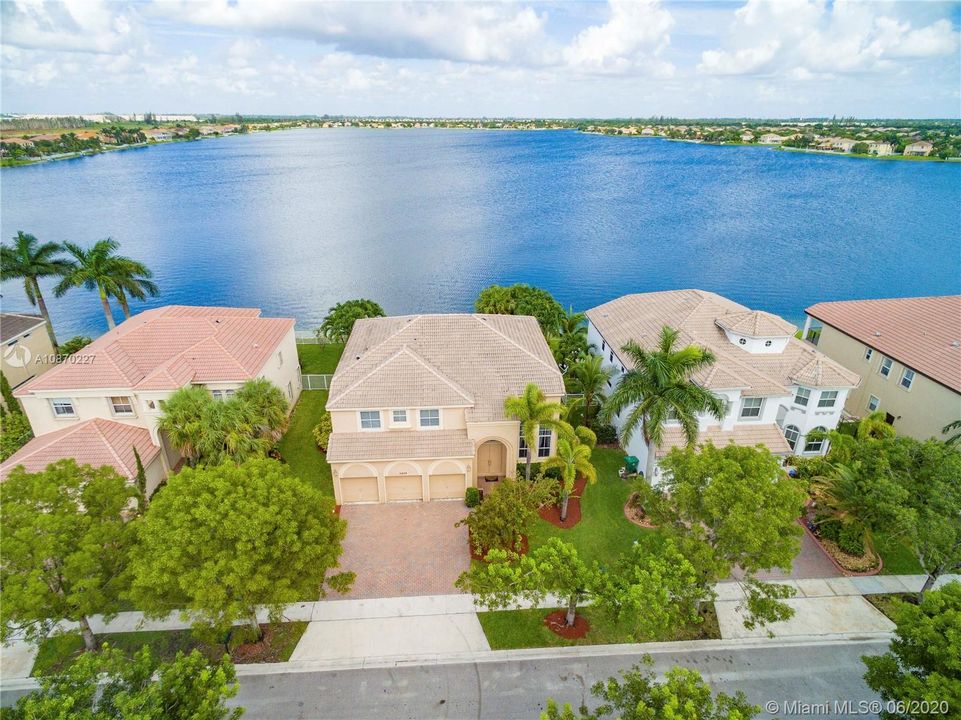Recently Rented: $3,500 (4 beds, 3 baths, 3628 Square Feet)