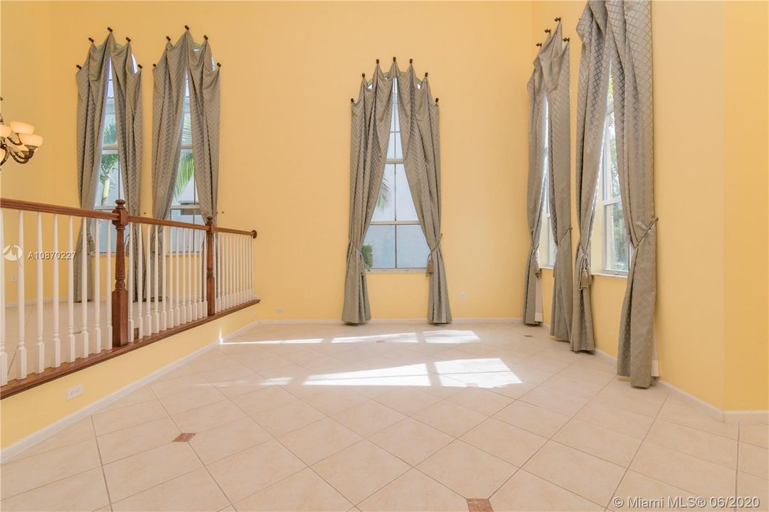 Recently Rented: $3,500 (4 beds, 3 baths, 3628 Square Feet)