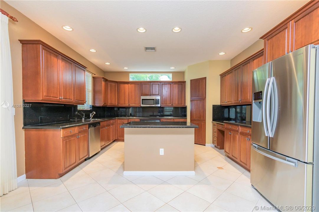 Recently Rented: $3,500 (4 beds, 3 baths, 3628 Square Feet)