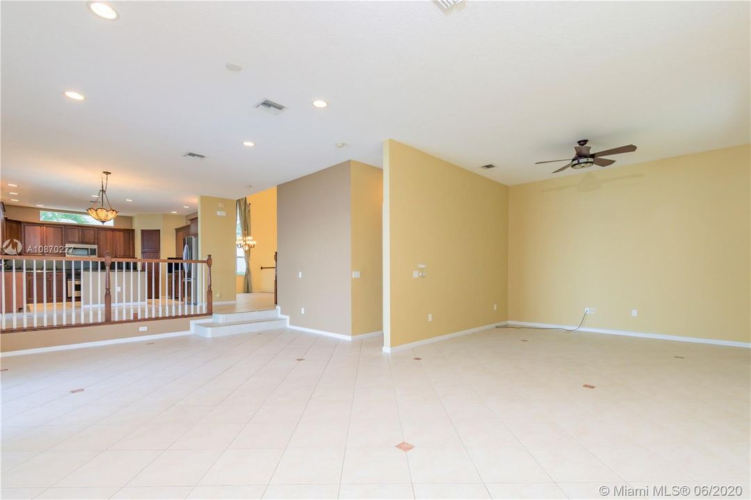 Recently Rented: $3,500 (4 beds, 3 baths, 3628 Square Feet)