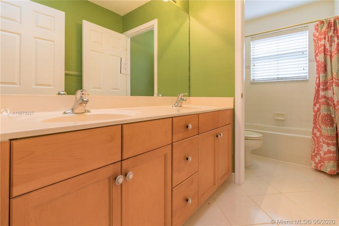 Recently Rented: $3,500 (4 beds, 3 baths, 3628 Square Feet)