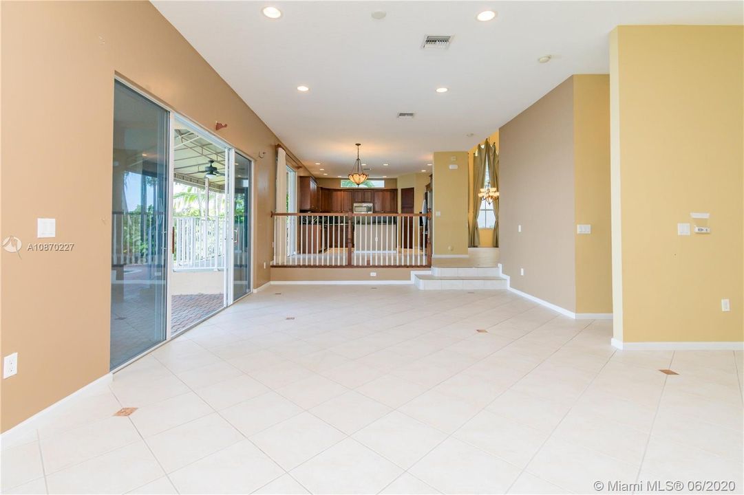 Recently Rented: $3,500 (4 beds, 3 baths, 3628 Square Feet)
