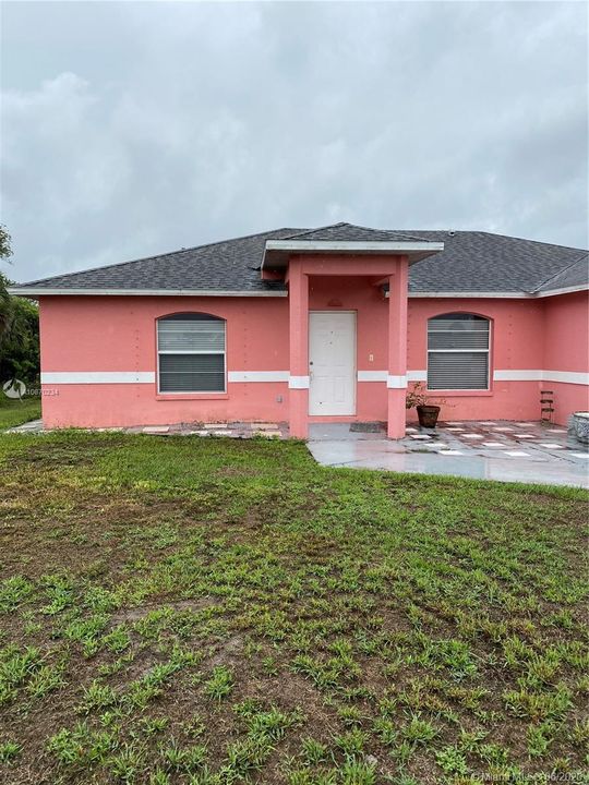 Recently Sold: $305,000 (3 beds, 2 baths, 1460 Square Feet)