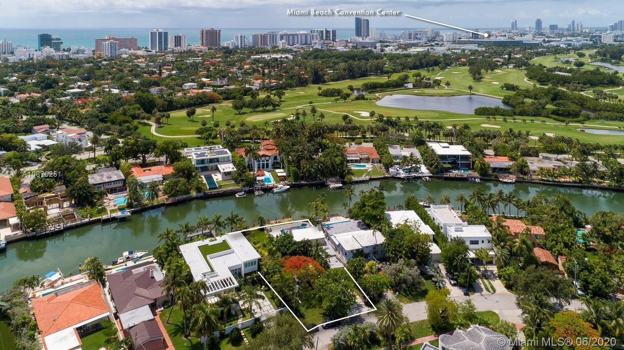 Vendido Recientemente: $2,995,000 (4 camas, 4 baños, 2680 Pies cuadrados)