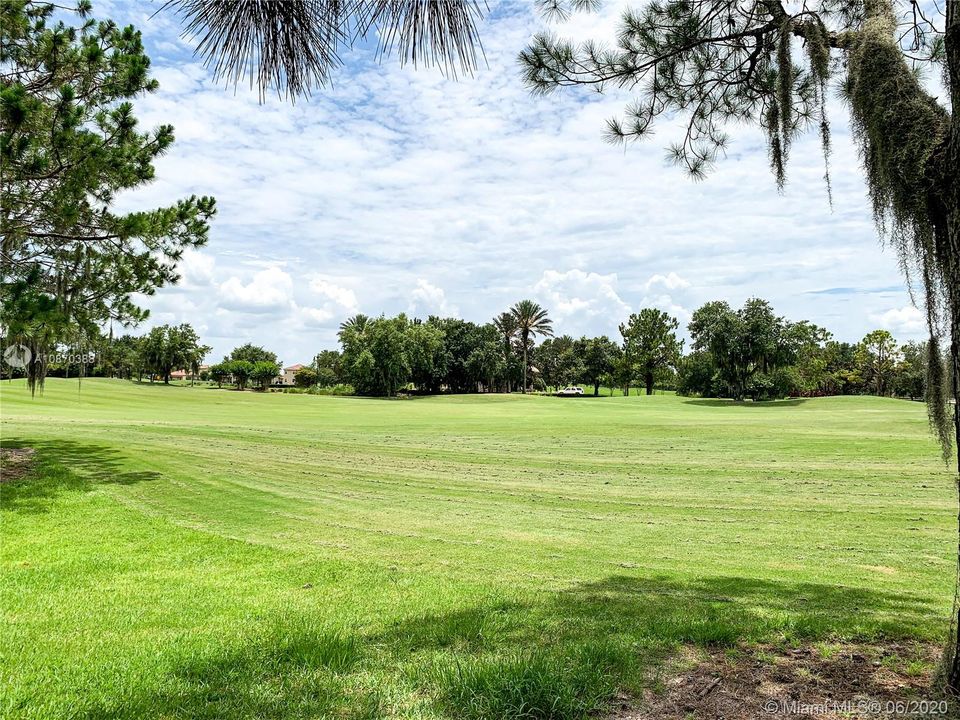 Recently Sold: $590,000 (5 beds, 4 baths, 3552 Square Feet)