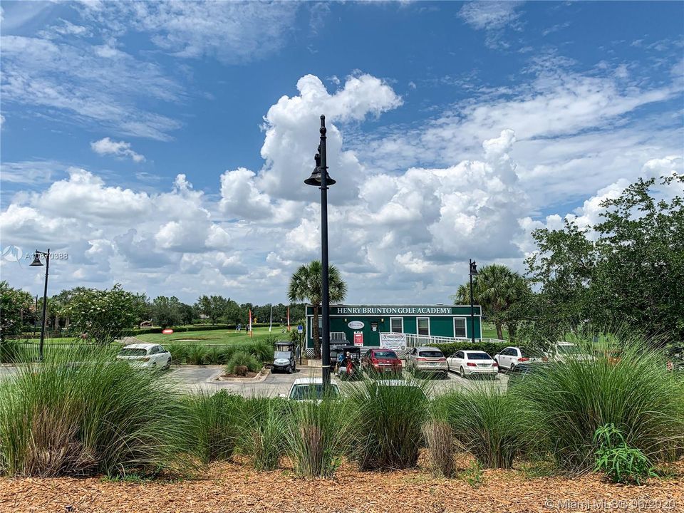 Recently Sold: $590,000 (5 beds, 4 baths, 3552 Square Feet)