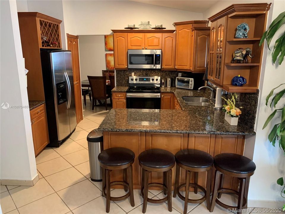 Recently Rented: $2,600 (4 beds, 2 baths, 1630 Square Feet)