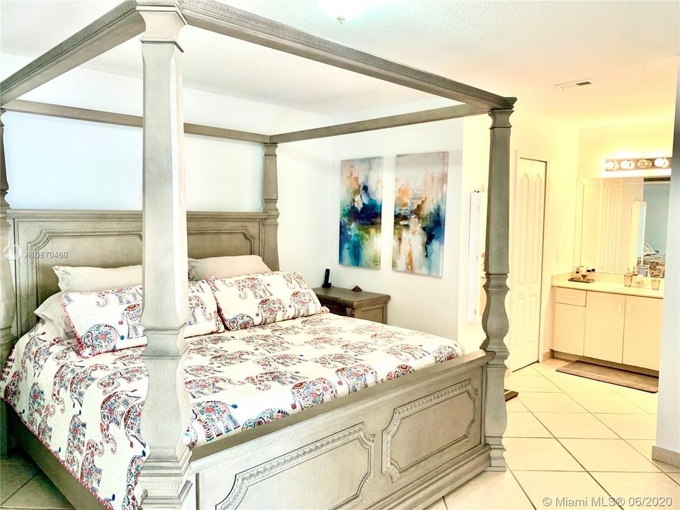 Recently Rented: $2,600 (4 beds, 2 baths, 1630 Square Feet)
