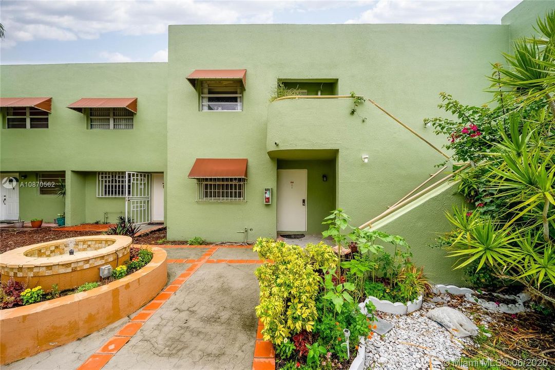 Recently Sold: $199,500 (2 beds, 2 baths, 1009 Square Feet)