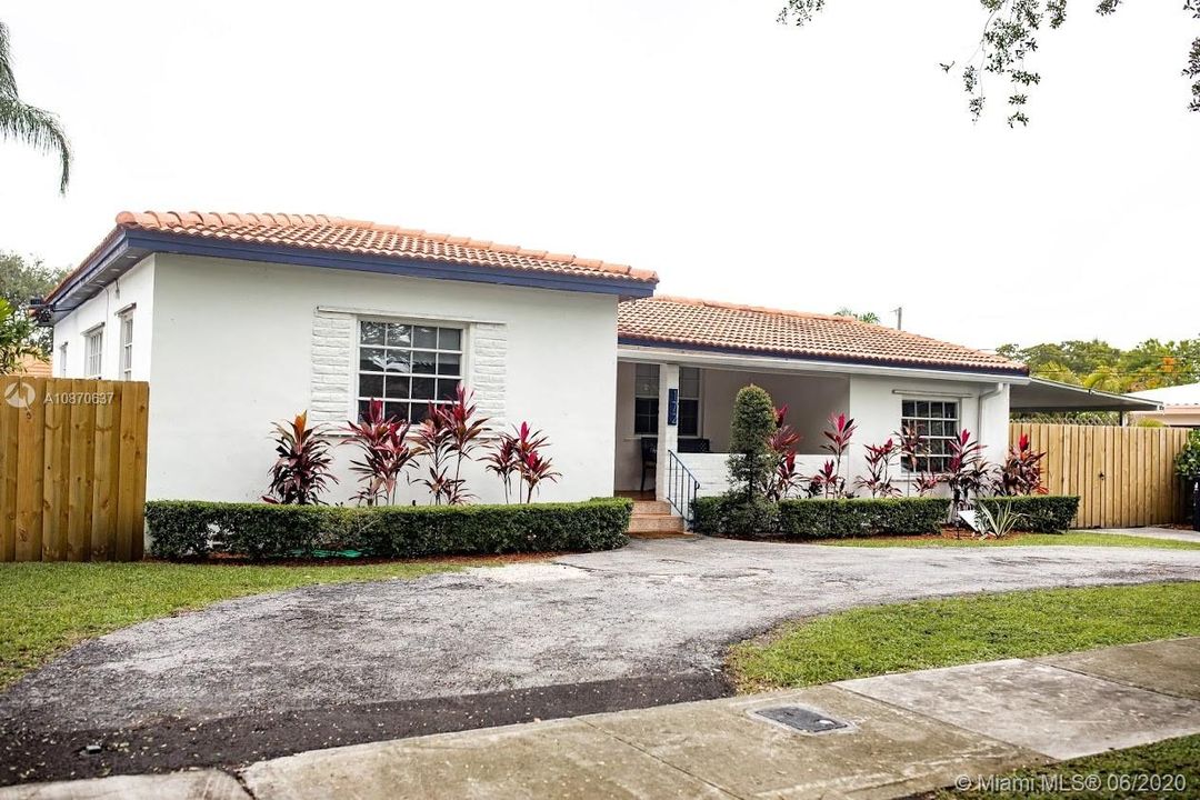 Vendido Recientemente: $489,000 (3 camas, 2 baños, 1296 Pies cuadrados)