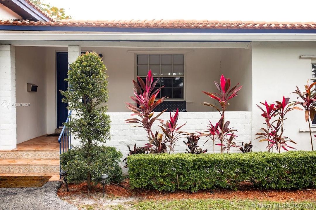 Vendido Recientemente: $489,000 (3 camas, 2 baños, 1296 Pies cuadrados)