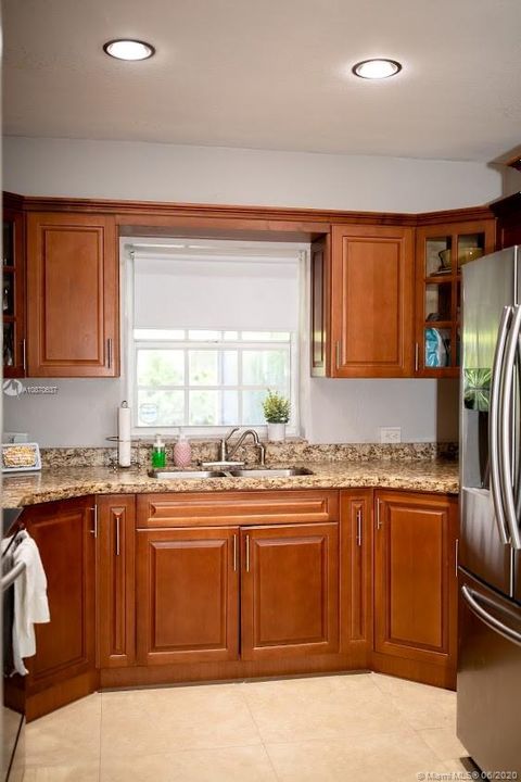 Vendido Recientemente: $489,000 (3 camas, 2 baños, 1296 Pies cuadrados)