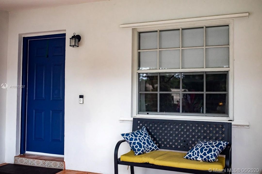 Vendido Recientemente: $489,000 (3 camas, 2 baños, 1296 Pies cuadrados)