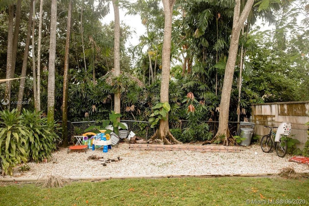 Vendido Recientemente: $489,000 (3 camas, 2 baños, 1296 Pies cuadrados)