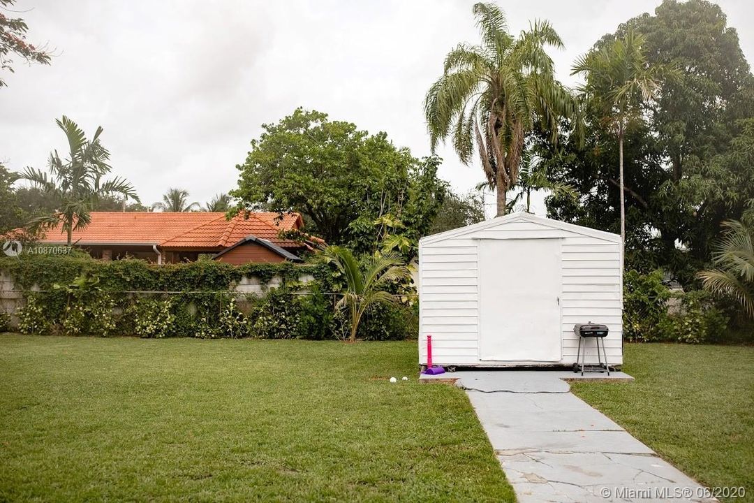 Vendido Recientemente: $489,000 (3 camas, 2 baños, 1296 Pies cuadrados)