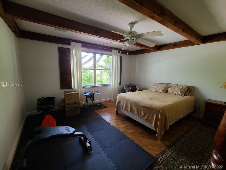 Recently Rented: $3,700 (4 beds, 2 baths, 3579 Square Feet)