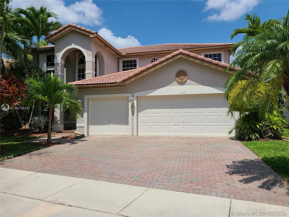 Recently Rented: $3,700 (4 beds, 2 baths, 3579 Square Feet)