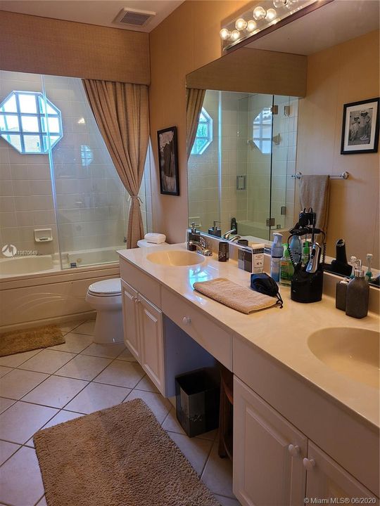 Recently Rented: $3,700 (4 beds, 2 baths, 3579 Square Feet)