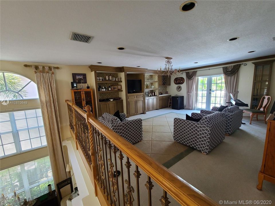 Recently Rented: $3,700 (4 beds, 2 baths, 3579 Square Feet)
