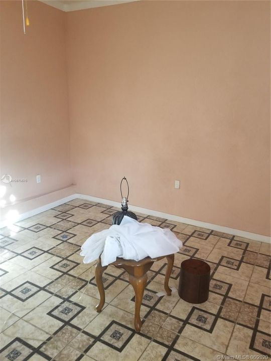 Недавно арендовано: $700 (0 спален, 1 ванн, 450 Квадратных фут)