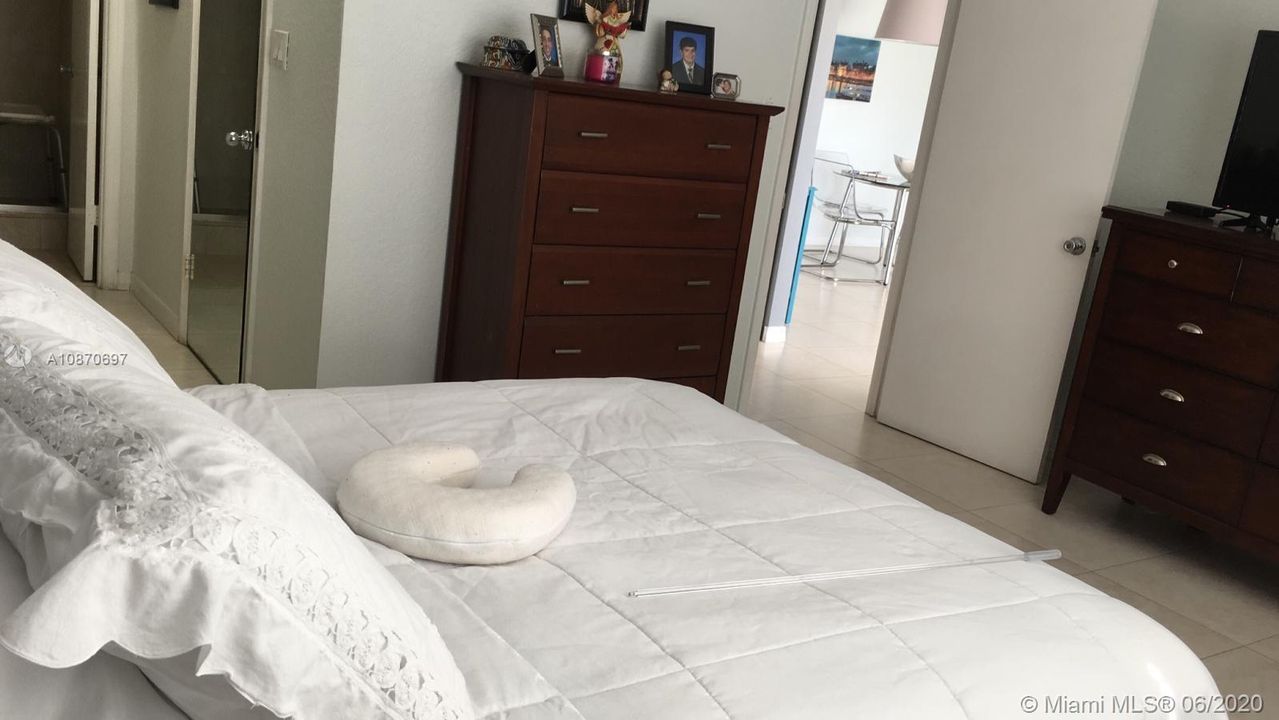 Vendido Recientemente: $150,000 (1 camas, 1 baños, 777 Pies cuadrados)