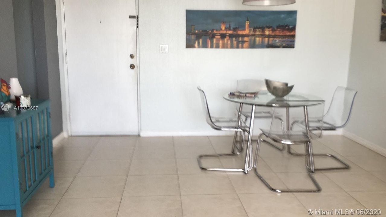 Vendido Recientemente: $150,000 (1 camas, 1 baños, 777 Pies cuadrados)