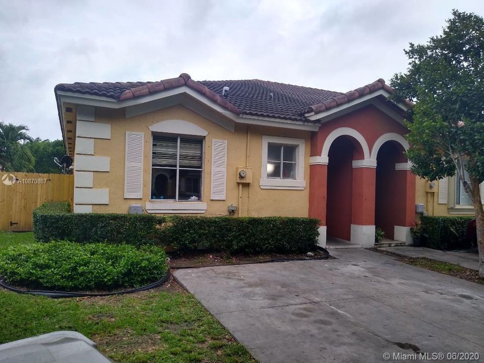 Recently Sold: $140,000 (3 beds, 2 baths, 1189 Square Feet)