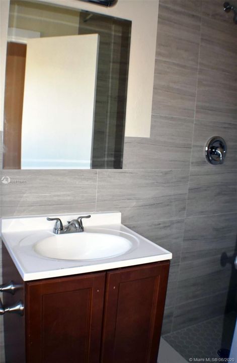 最近租的: $1,750 (2 贝兹, 2 浴室, 2797 平方英尺)