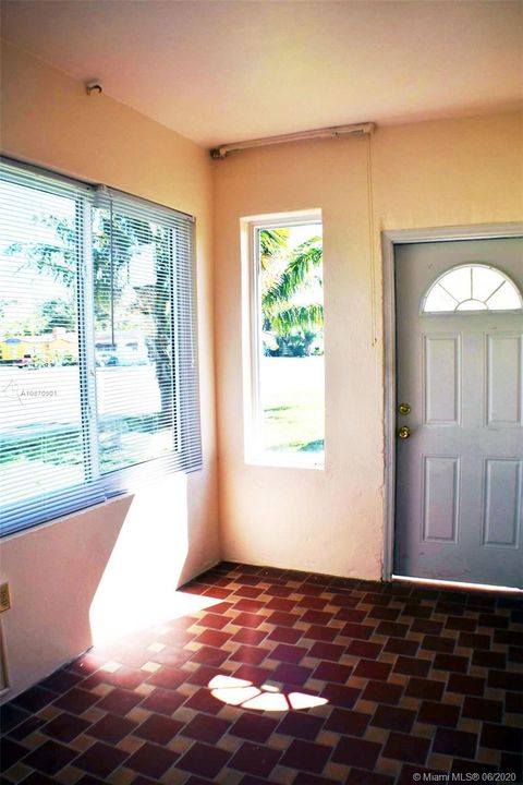 最近租的: $1,750 (2 贝兹, 2 浴室, 2797 平方英尺)