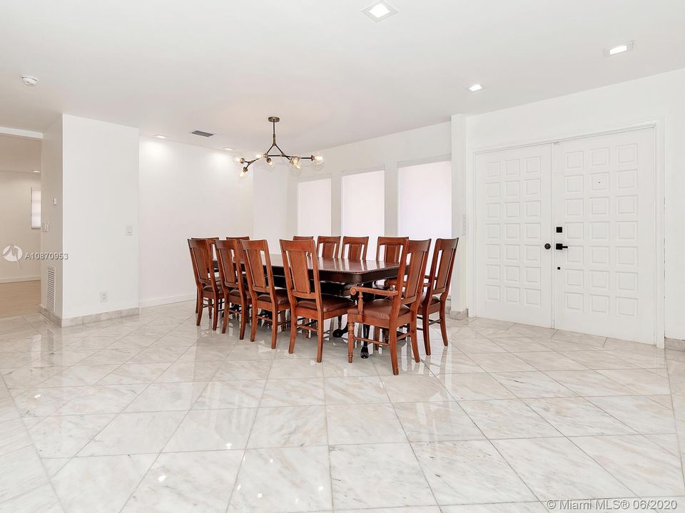 Recently Rented: $4,250 (4 beds, 3 baths, 2986 Square Feet)