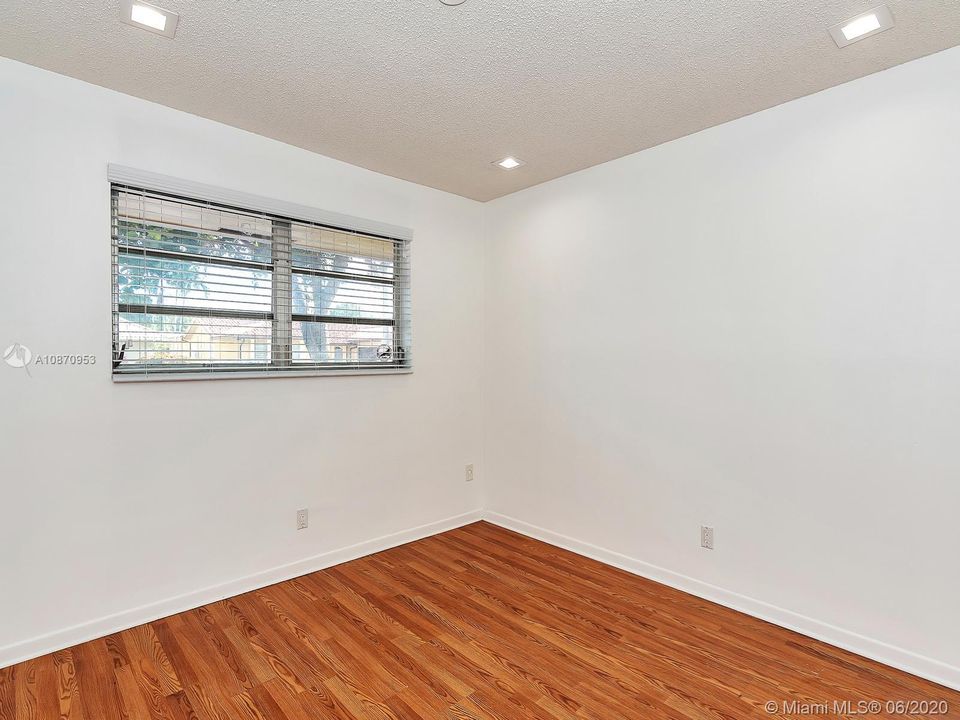Recently Rented: $4,250 (4 beds, 3 baths, 2986 Square Feet)