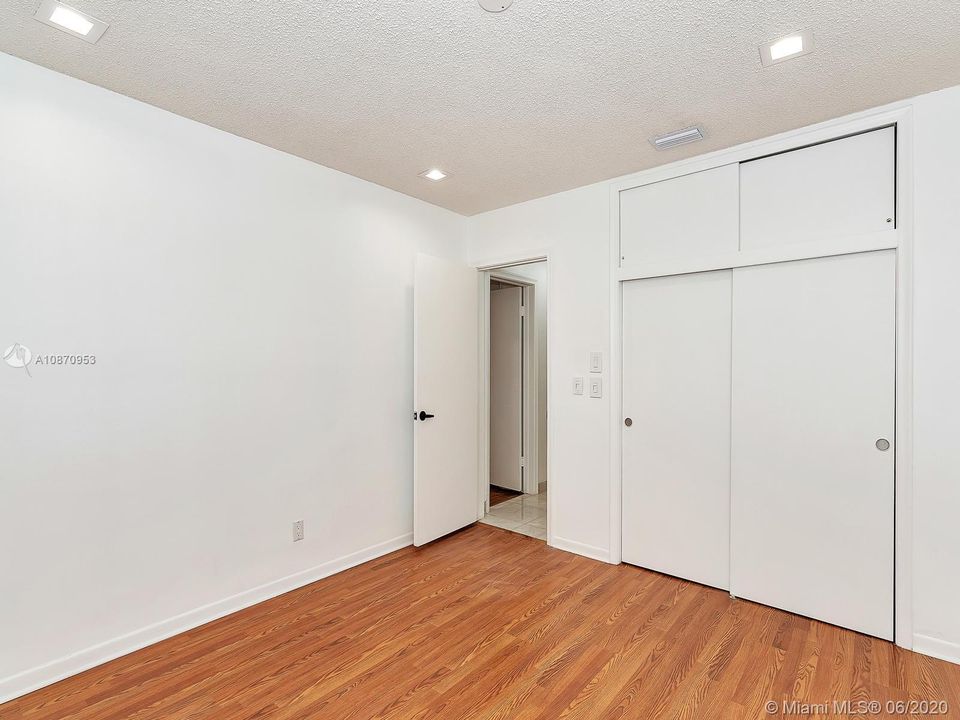 Recently Rented: $4,250 (4 beds, 3 baths, 2986 Square Feet)