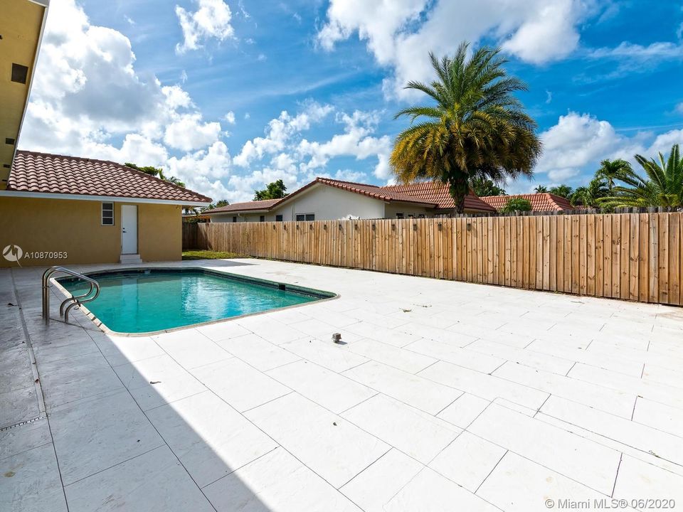 Recently Rented: $4,250 (4 beds, 3 baths, 2986 Square Feet)