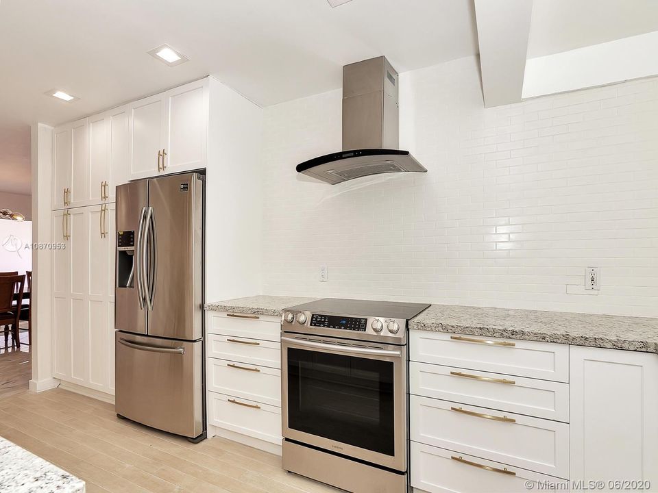Recently Rented: $4,250 (4 beds, 3 baths, 2986 Square Feet)