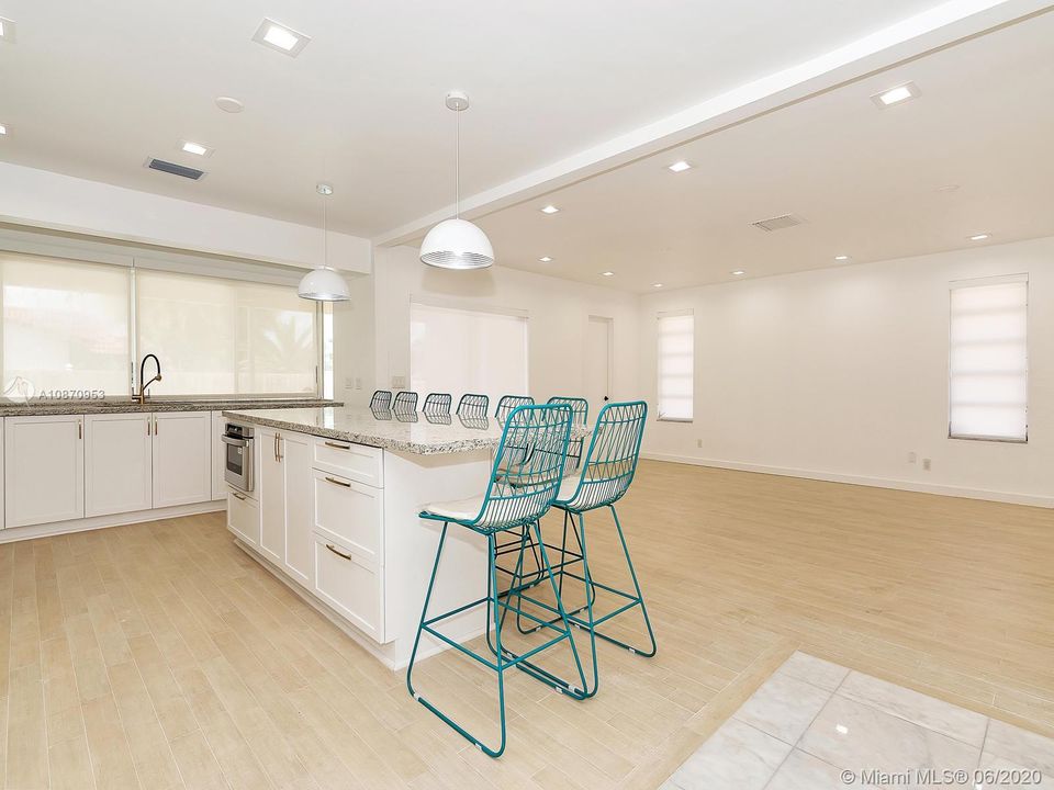 Recently Rented: $4,250 (4 beds, 3 baths, 2986 Square Feet)