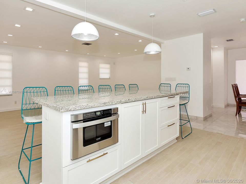 Recently Rented: $4,250 (4 beds, 3 baths, 2986 Square Feet)