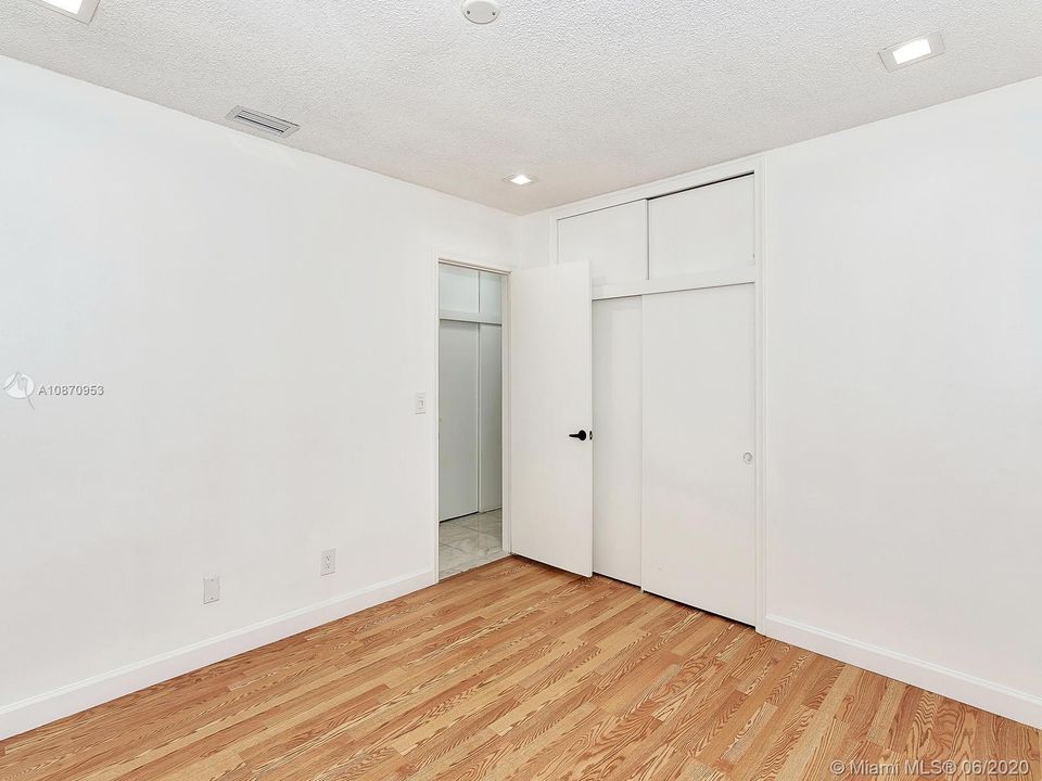 Recently Rented: $4,250 (4 beds, 3 baths, 2986 Square Feet)