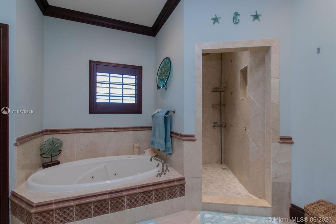 Recently Sold: $1,795,000 (4 beds, 3 baths, 4262 Square Feet)